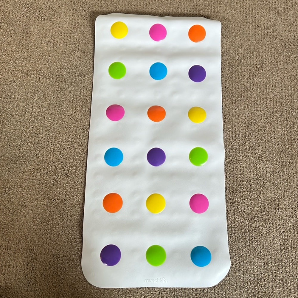 Munchkin Polka Dot Bath Tub Nonslip Mat Never Used